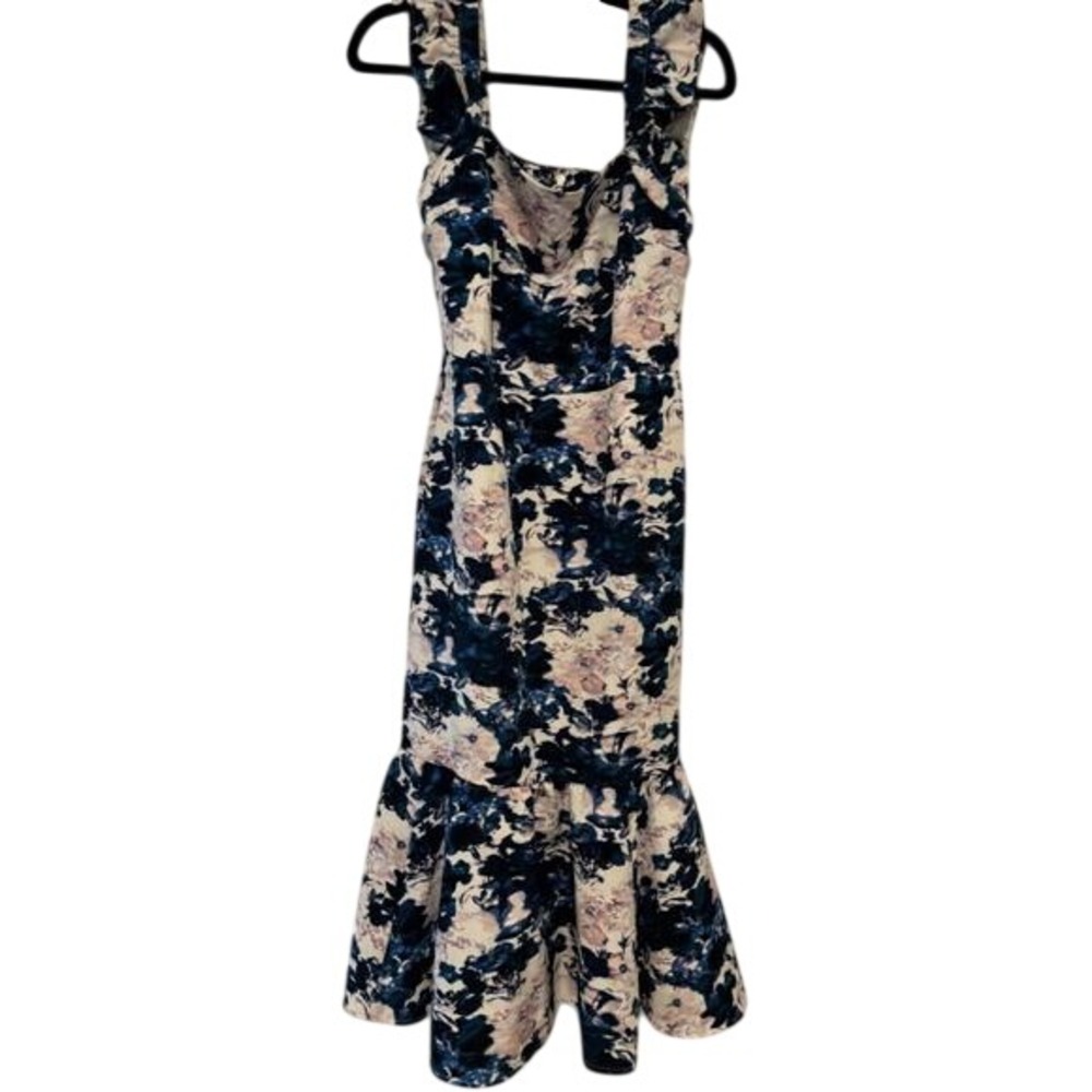 Blue floral Chelsea 28 dress new without‎ tags.  Size medium.